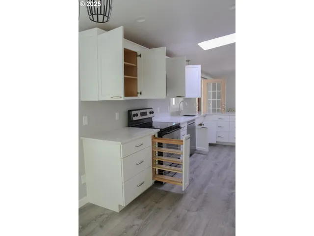 $249,900 | 1655 South Elm Street, Canby, OR 97013