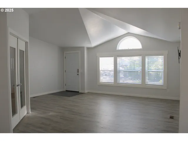 $249,900 | 1655 South Elm Street, Canby, OR 97013