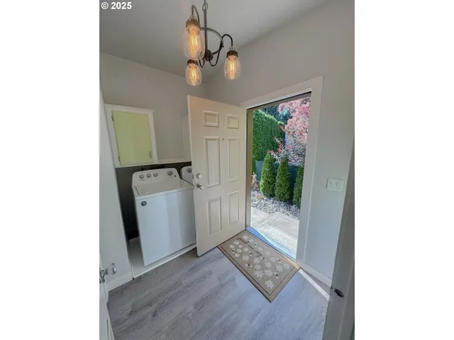 $249,900 | 1655 South Elm Street, Canby, OR 97013