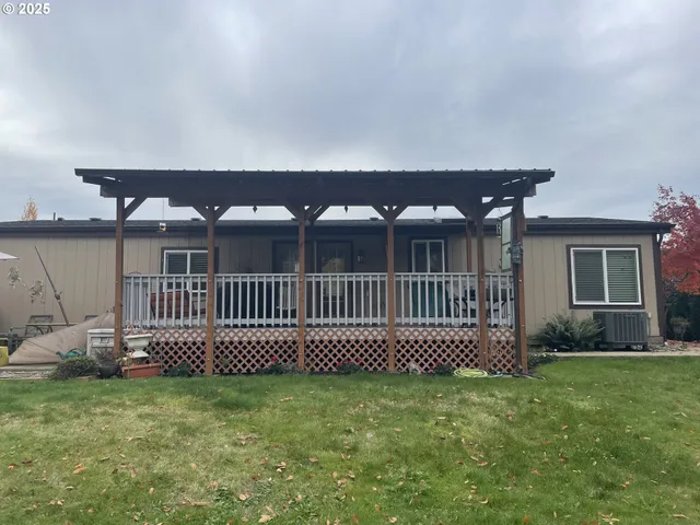 $249,900 | 1655 South Elm Street, Canby, OR 97013