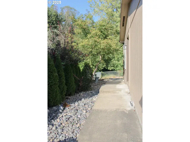 $249,900 | 1655 South Elm Street, Canby, OR 97013