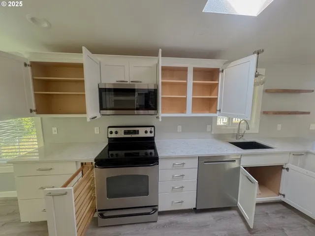 $249,900 | 1655 South Elm Street, Canby, OR 97013