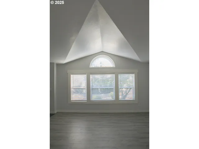 $249,900 | 1655 South Elm Street, Canby, OR 97013