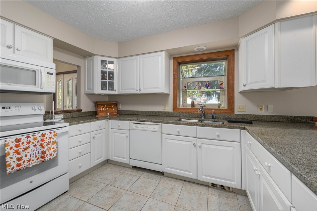 4601 Compass Rose, Unit 30 Vermilion, OH 44089 - Photo 11 of 50