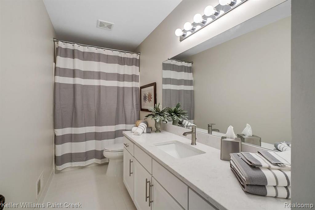 2641 Long Meadow Lane Rochester Hills, MI 48307 - Photo 30 of 38