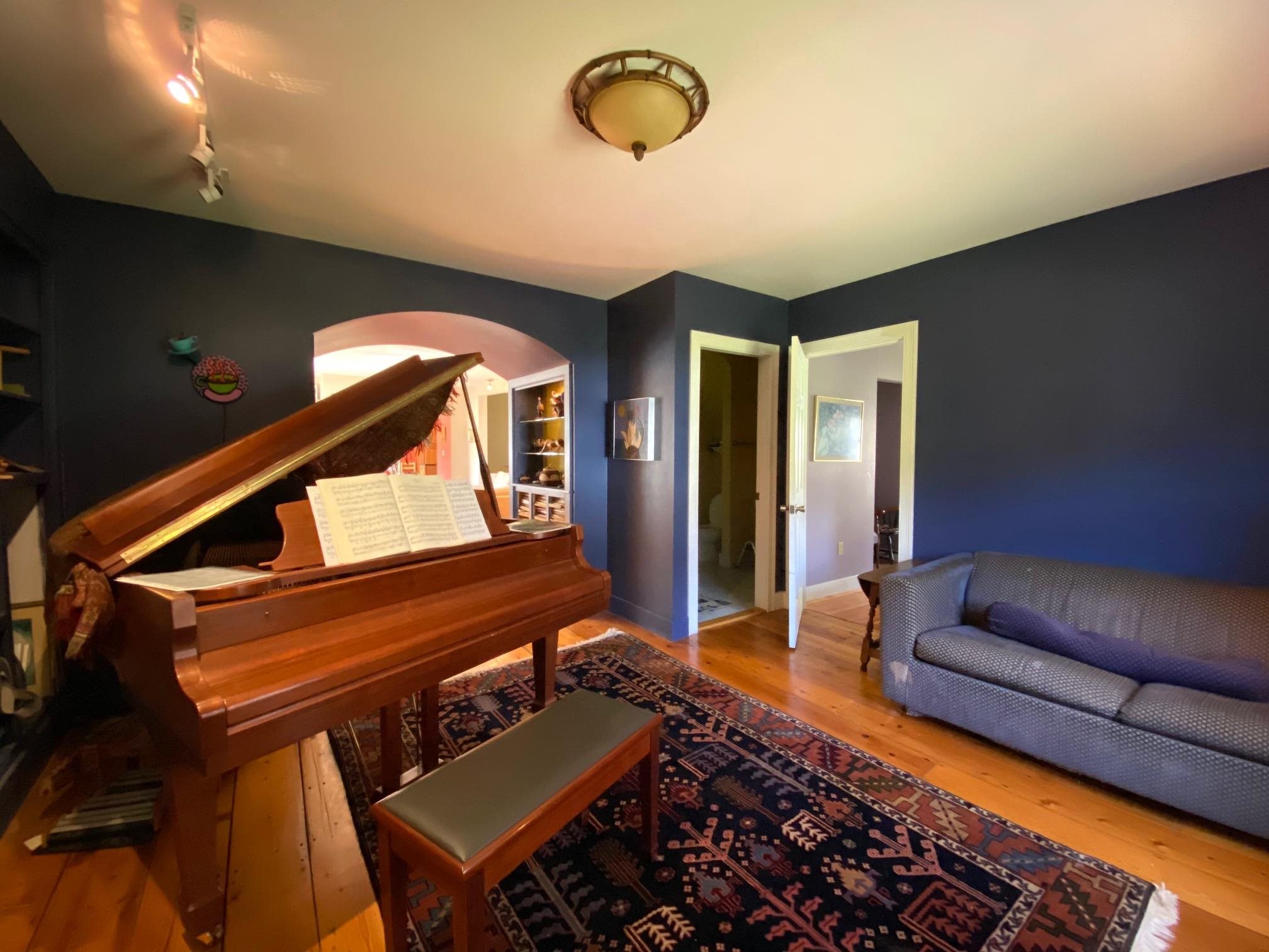 27 Pleasant Street Rockingham, VT 05101 - Photo 15 of 40