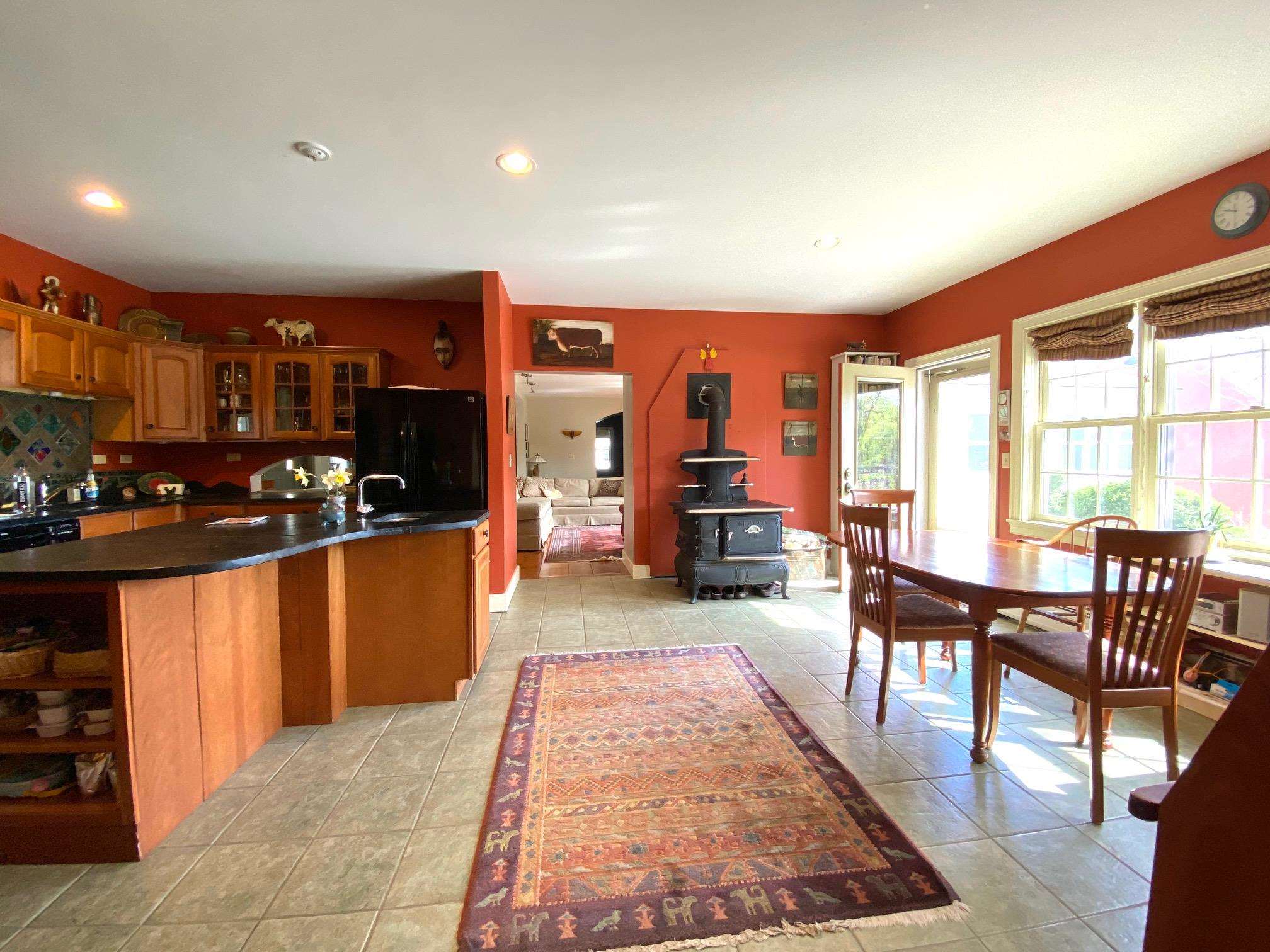 27 Pleasant Street Rockingham, VT 05101 - Photo 6 of 40