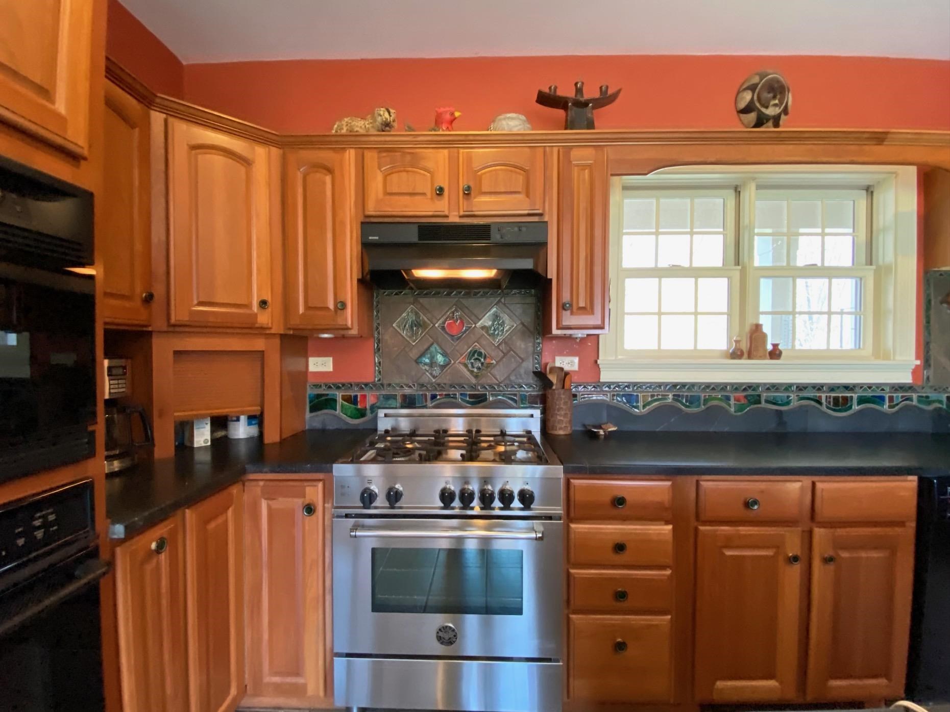 27 Pleasant Street Rockingham, VT 05101 - Photo 7 of 40