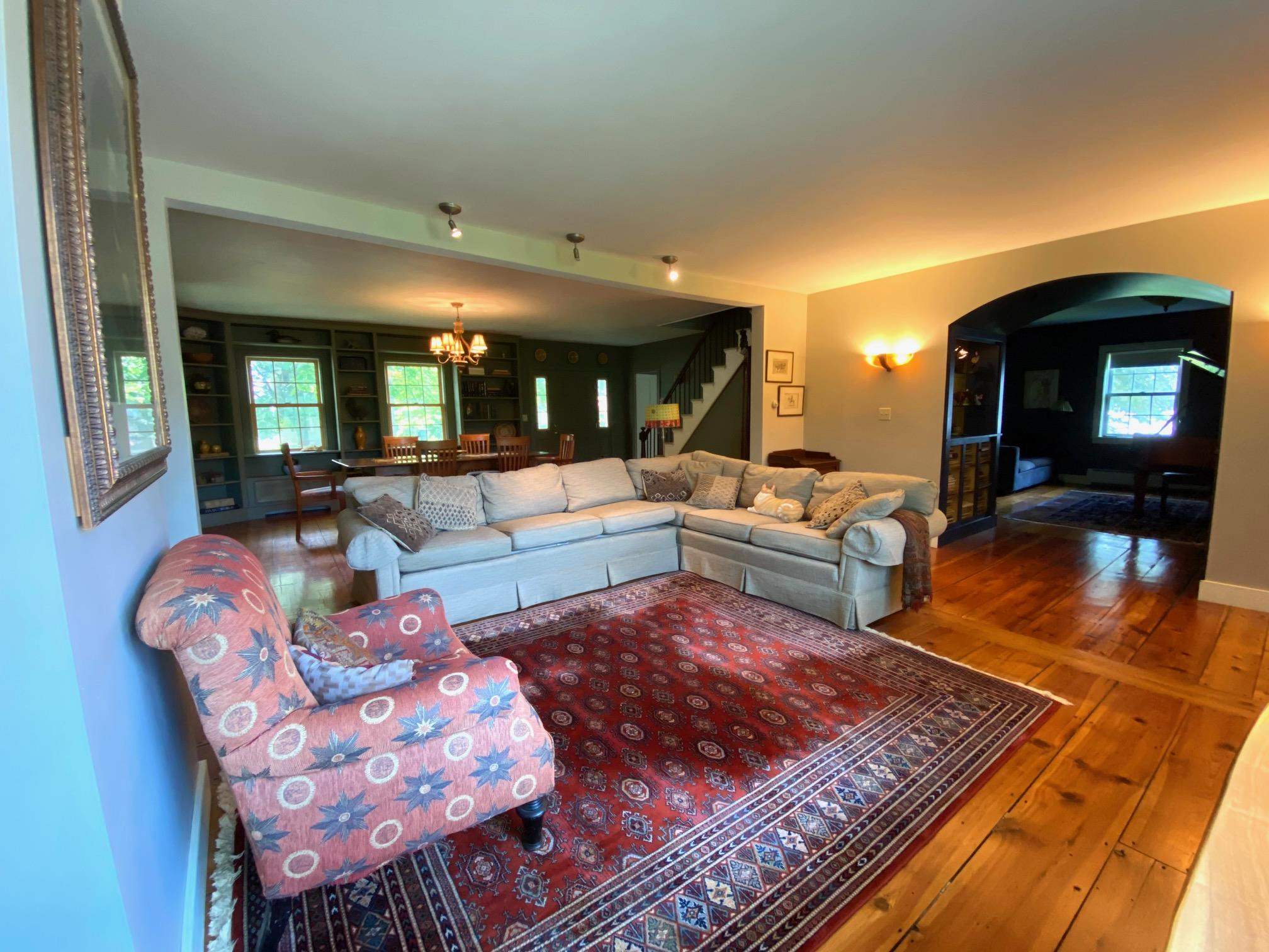 27 Pleasant Street Rockingham, VT 05101 - Photo 10 of 40