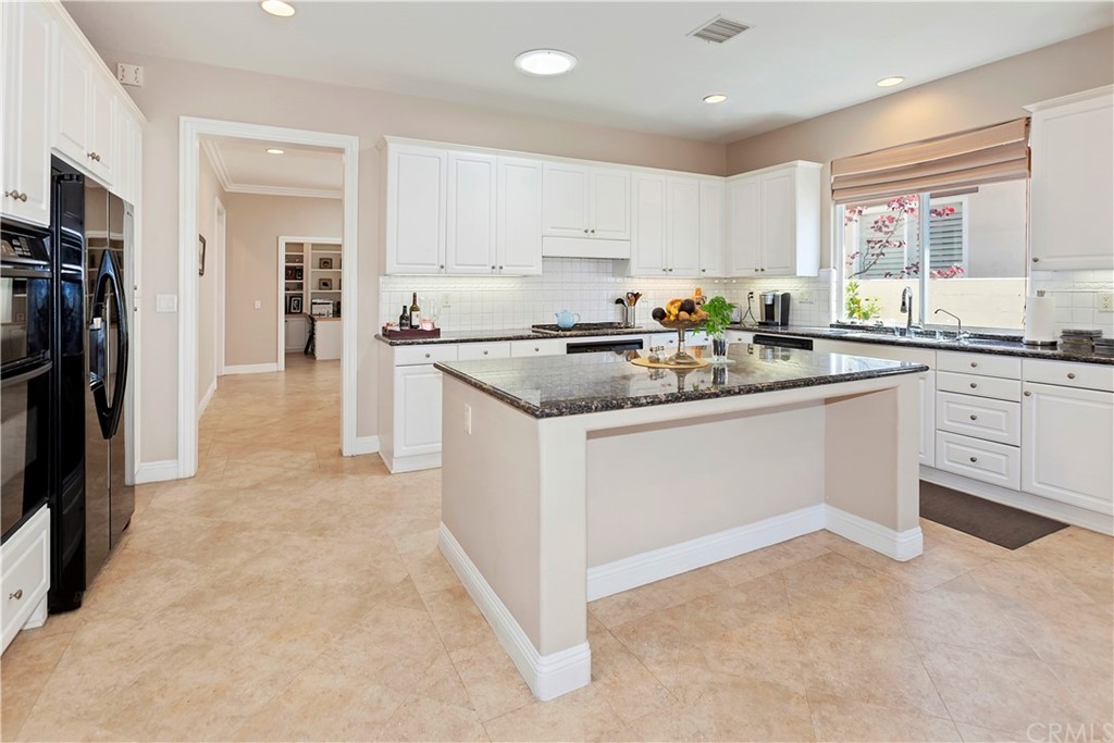 11 Corte Pinturas San Clemente, CA 92673 - Photo 6 of 17