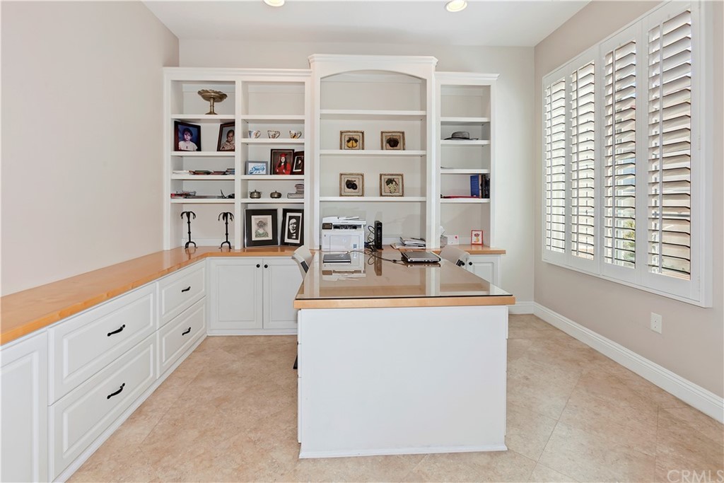 11 Corte Pinturas San Clemente, CA 92673 - Photo 8 of 17