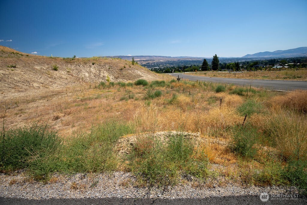 0 Ridgefield Way Wenatchee, WA 98801 - Photo 3 of 21 a view of lake and mountain