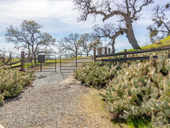 $599,000 | 9883 Hernandez Drive, La Grange, CA 95329