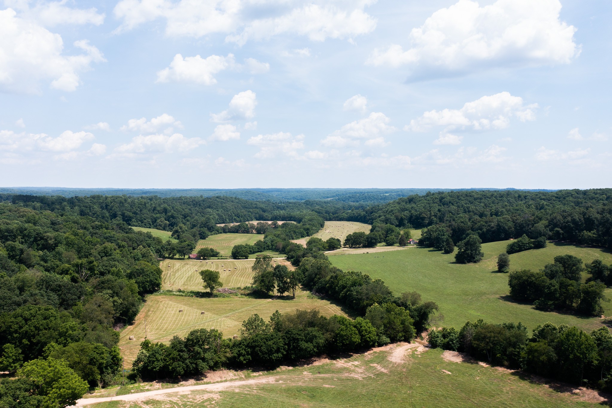 2895 South Possum Hollow Road Nunnelly, TN 37137 - Photo 9 of 25 a view of a city