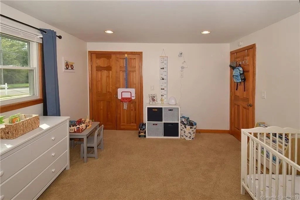 281 Abbe Road Enfield, CT 06082 - Photo 15 of 33 Gallery Image 15
