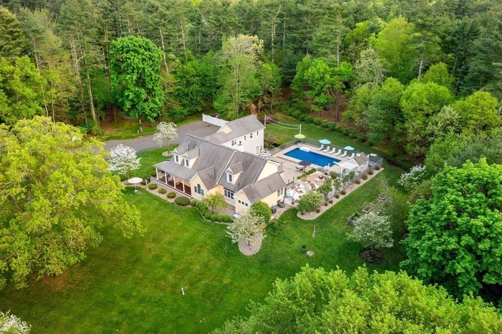 164 Wapping Road Kingston, MA 02364 - Photo 3 of 40 Gallery Image 3