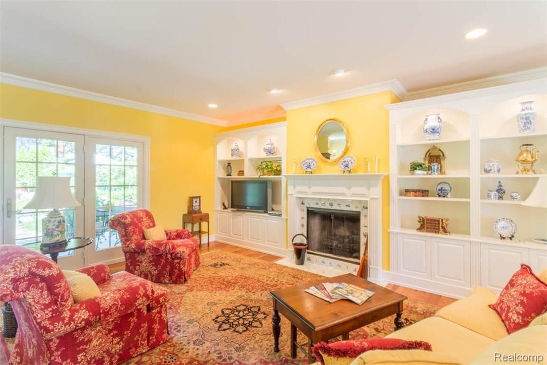 63 Waldon Road Clarkston, MI 48346 - Photo 25 of 83 Living Room 63 Waldon, Clarkston, MI 48346