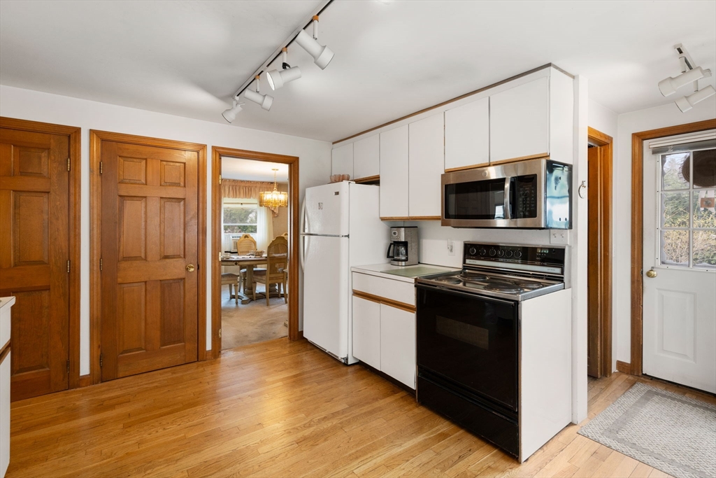 165 South Flagg Street Worcester, MA 01602 - Photo 9 of 29