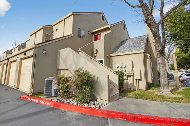 $305,000 | 5226 Hemlock Street, Unit 5, Sacramento, CA 95841
