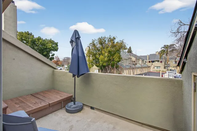 $305,000 | 5226 Hemlock Street, Unit 5, Sacramento, CA 95841