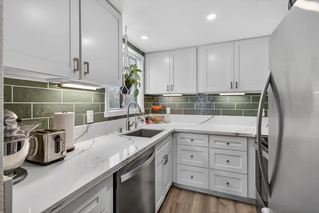 $305,000 | 5226 Hemlock Street, Unit 5, Sacramento, CA 95841