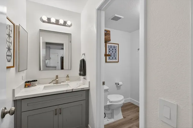 $305,000 | 5226 Hemlock Street, Unit 5, Sacramento, CA 95841