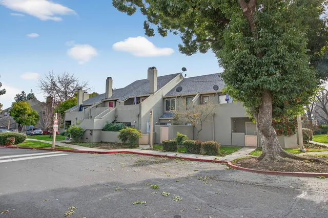 $305,000 | 5226 Hemlock Street, Unit 5, Sacramento, CA 95841