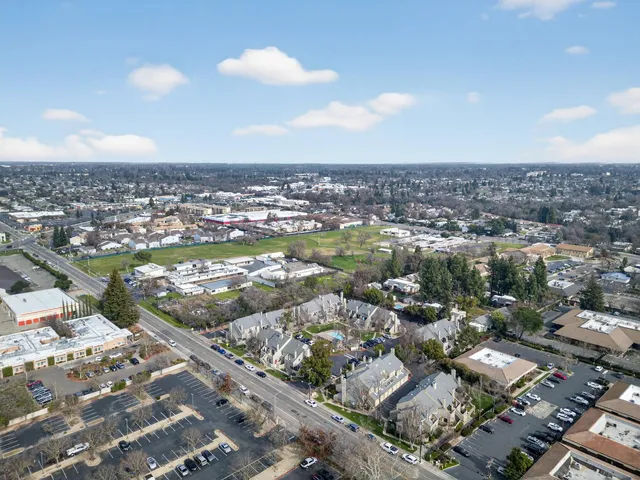 $305,000 | 5226 Hemlock Street, Unit 5, Sacramento, CA 95841