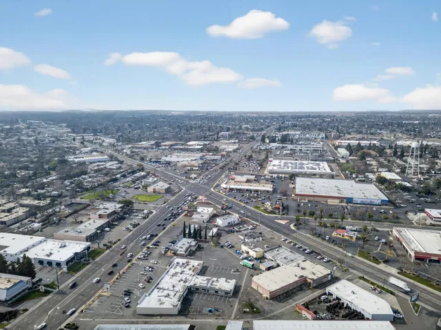 $305,000 | 5226 Hemlock Street, Unit 5, Sacramento, CA 95841