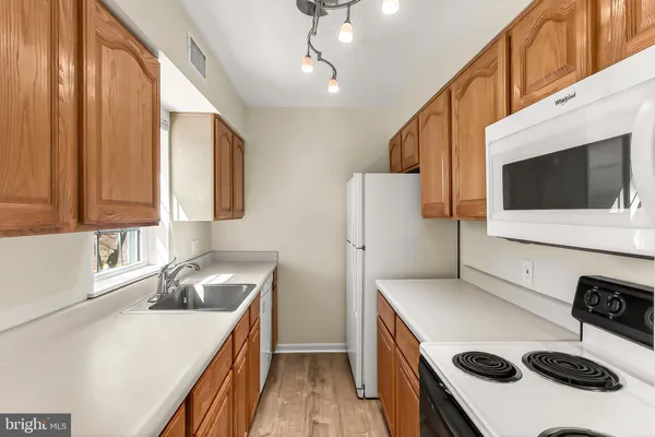 $499,000 | 3279 South Stafford Street, Unit B1, Arlington, VA 22206