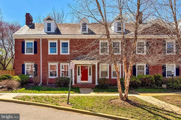 $499,000 | 3279 South Stafford Street, Unit B1, Arlington, VA 22206