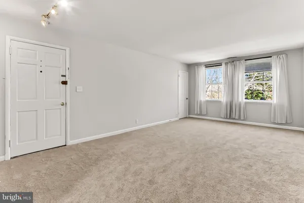 $499,000 | 3279 South Stafford Street, Unit B1, Arlington, VA 22206