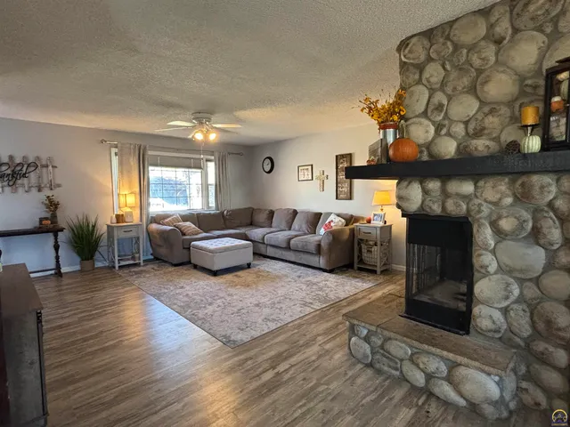 $289,900 | 1913 Meadowlark Lane, Emporia, KS 66801