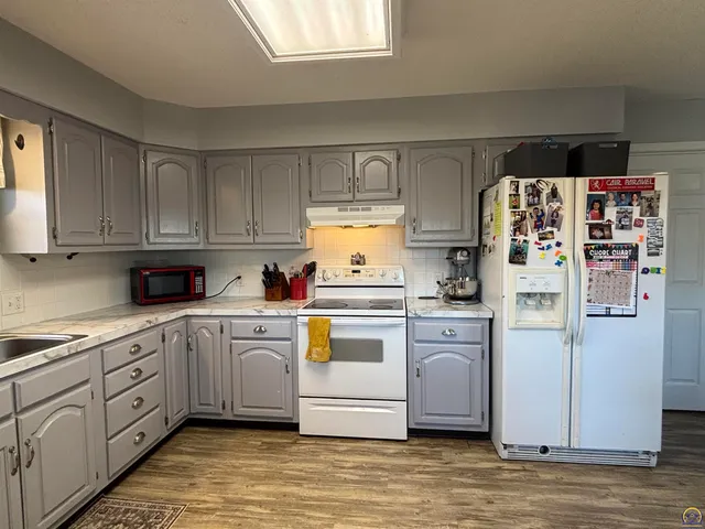 $289,900 | 1913 Meadowlark Lane, Emporia, KS 66801