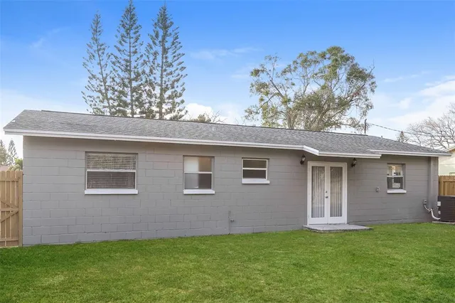 $2,910 | 4618 Redfish Lane Southeast, St. Petersburg, FL 33705