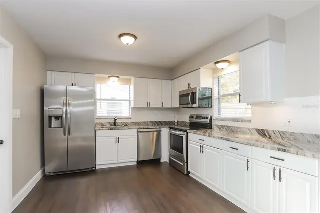 $2,910 | 4618 Redfish Lane Southeast, St. Petersburg, FL 33705