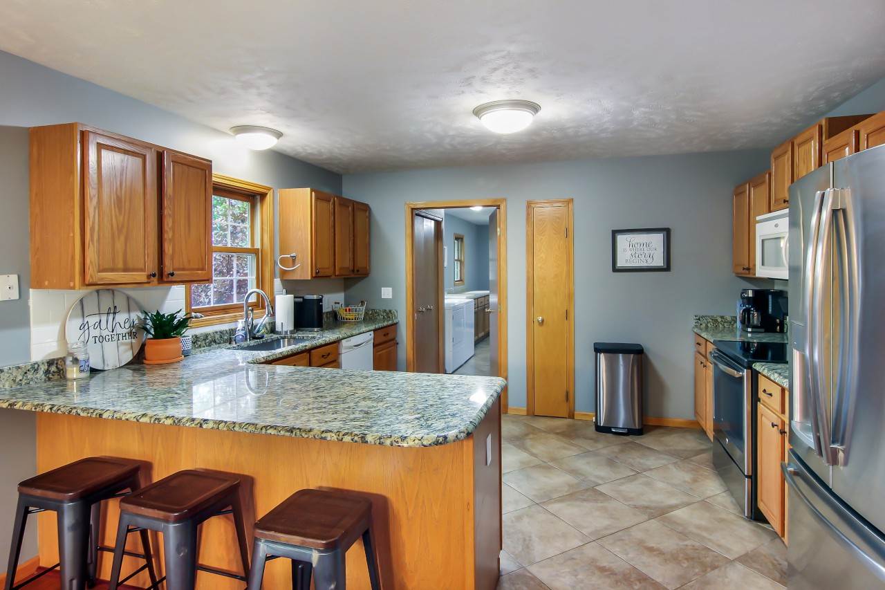 1218 Piccadilly Road Traverse City, MI 49685 - Photo 9 of 34 1880506-8.JPG