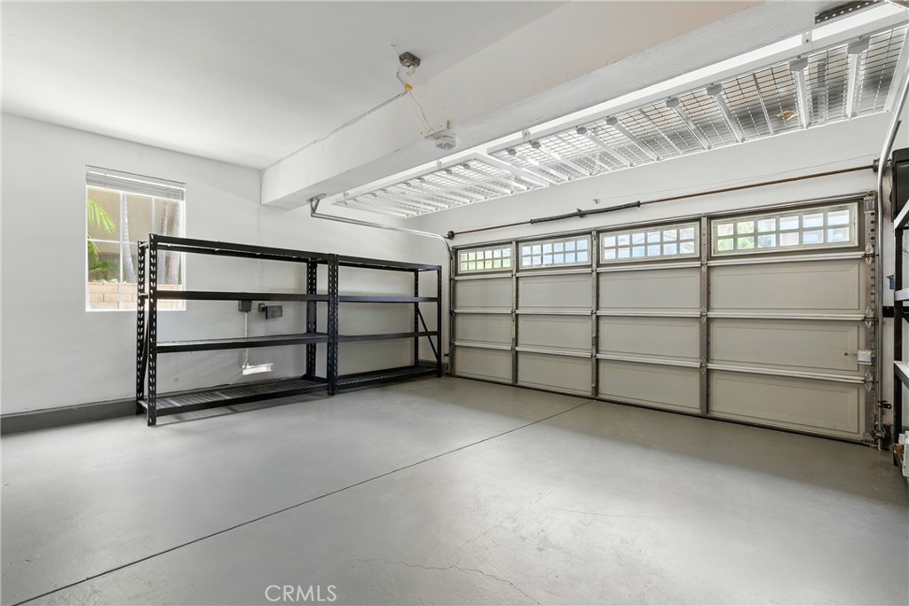 173 Parkside Drive Simi Valley, CA 93065 - Photo 27 of 31 an empty room with windows