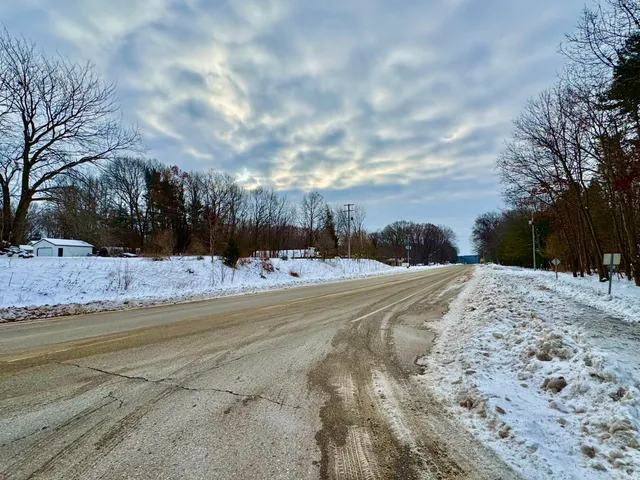 $295,000 | 6593 134th Avenue, Saugatuck, MI 49453