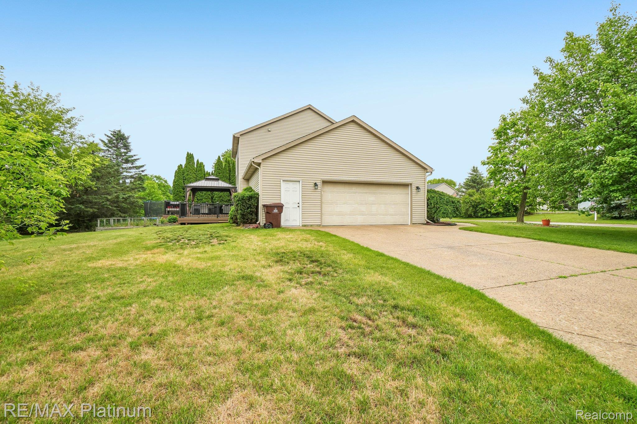 2353 Chestnut Bend Howell, MI 48855 - Photo 23 of 25 2353 Chestnut Bend