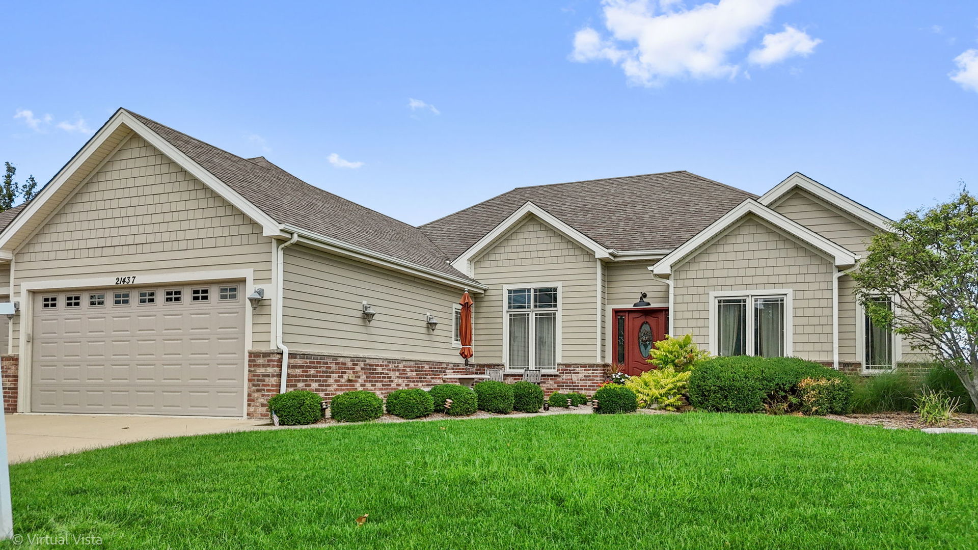 21437 Breton Road Frankfort, IL 60423 - Photo 2 of 41 Gallery Image 2