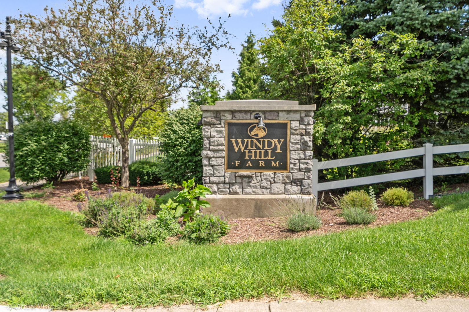 21437 Breton Road Frankfort, IL 60423 - Photo 4 of 41 Gallery Image 4