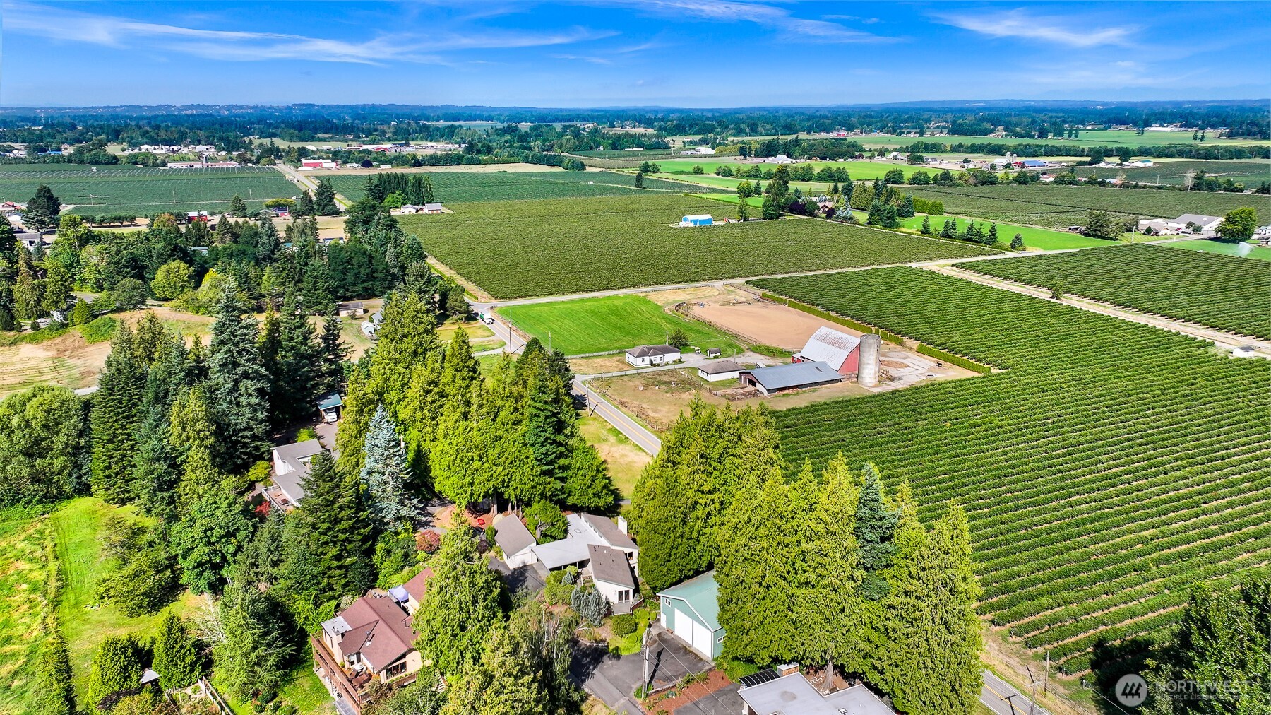 559 East Hemmi Road Lynden, WA 98264 - Photo 40 of 40 a view of a city with an ocean