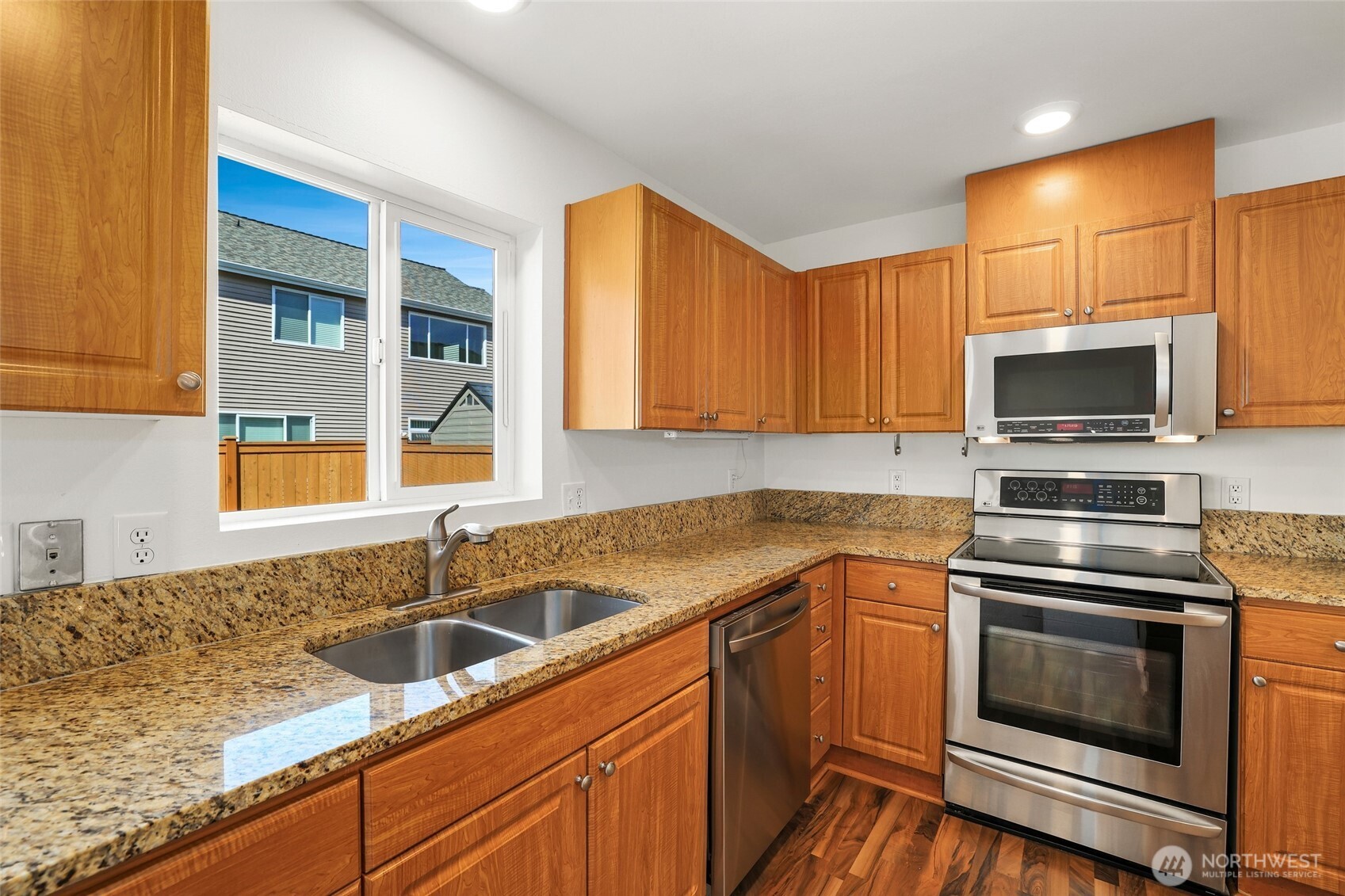 28201 238th Avenue Southeast Maple Valley, WA 98038 - Photo 14 of 38