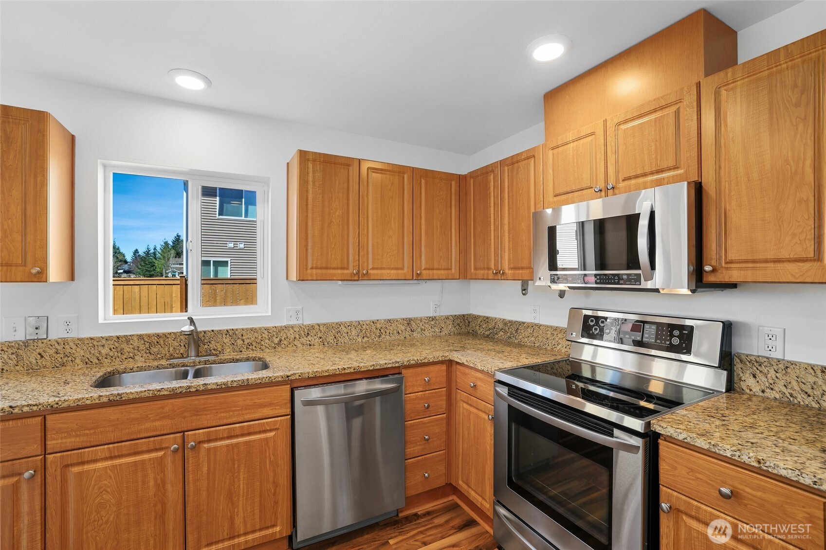 28201 238th Avenue Southeast Maple Valley, WA 98038 - Photo 17 of 38