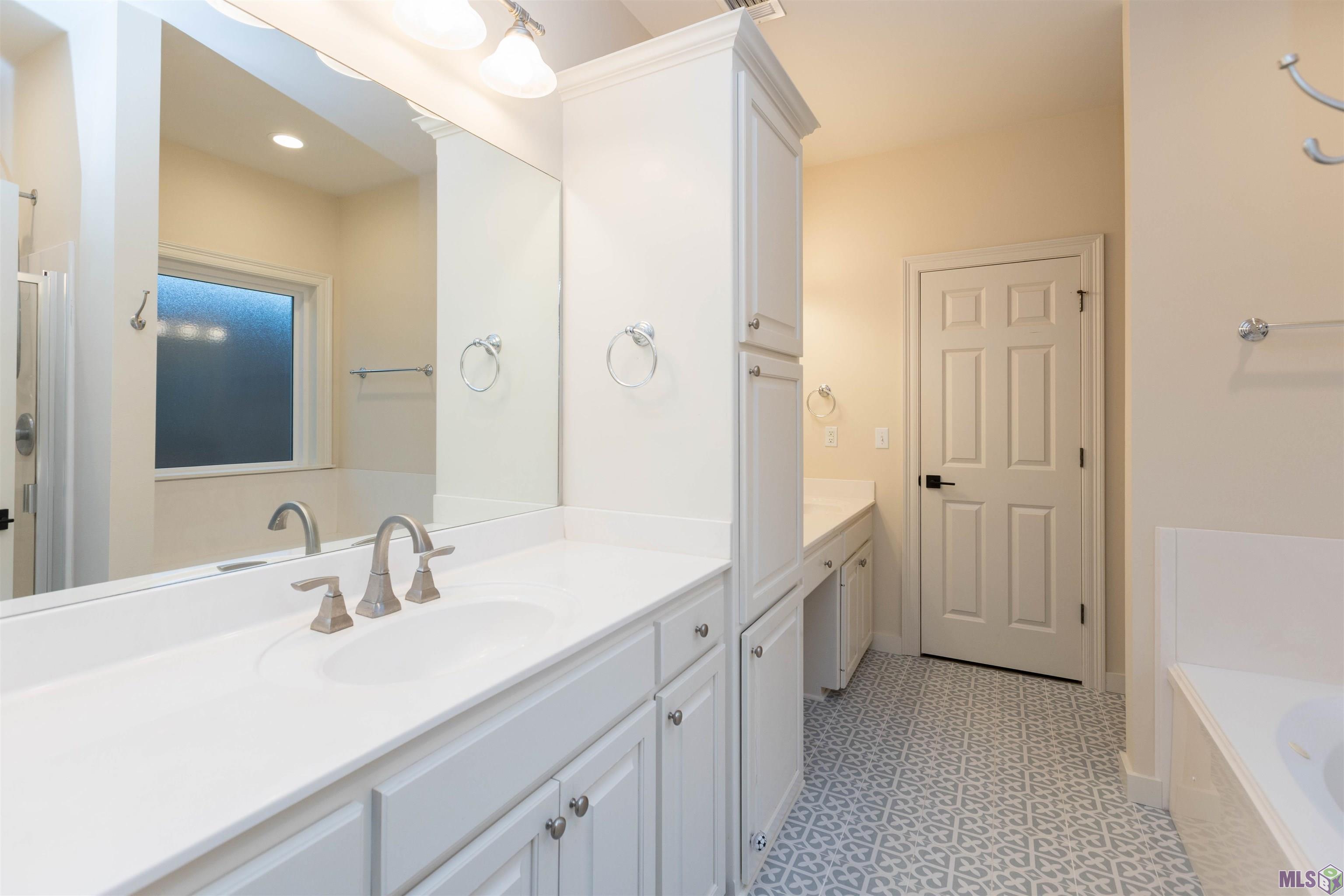9089 Lake Mist Avenue Baton Rouge, LA 70810 - Photo 27 of 29 Master bath view 3