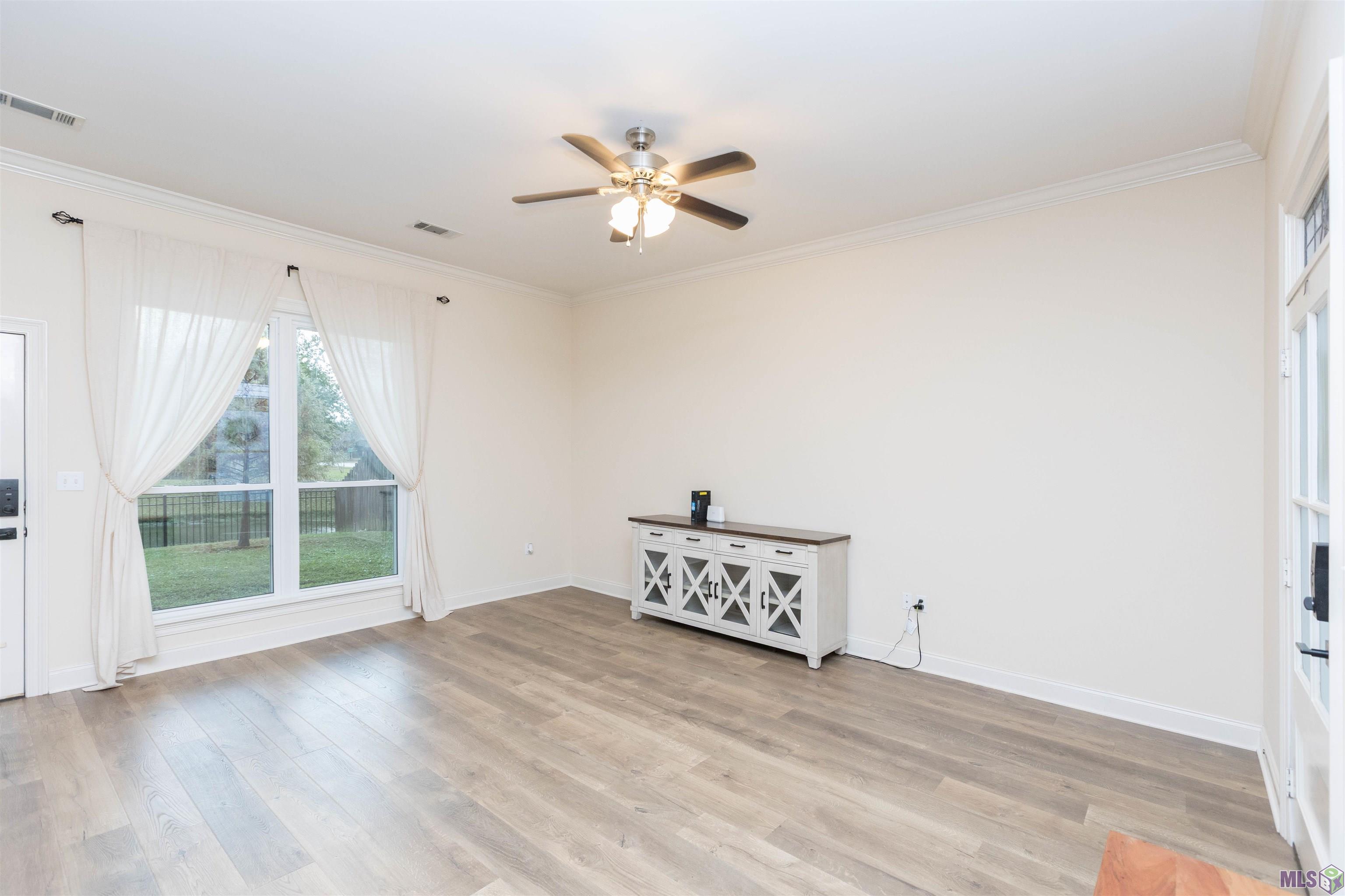 9089 Lake Mist Avenue Baton Rouge, LA 70810 - Photo 9 of 29 Family room view 2