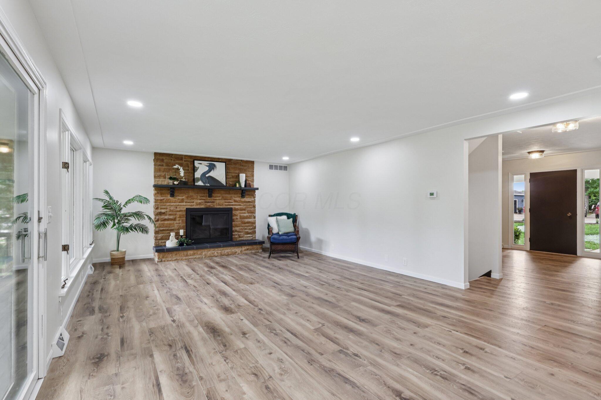 1219 Riverside Drive Huron, OH 44839 - Photo 8 of 61 Great Room