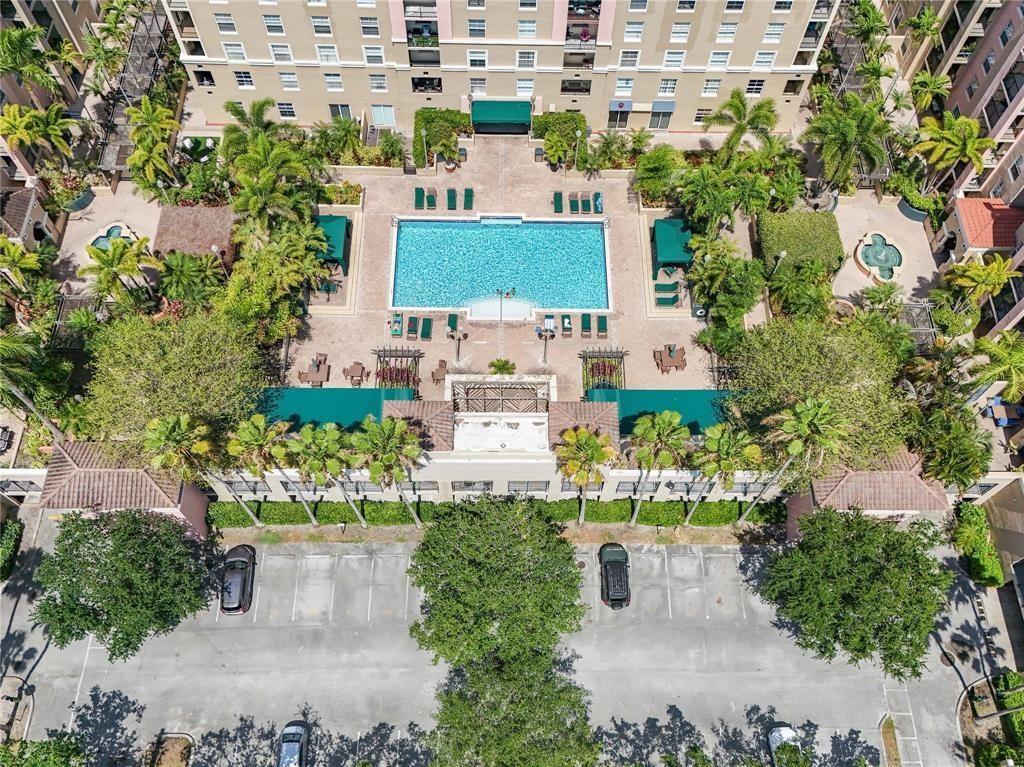 520 Southeast 5th Avenue, Unit 2605 Fort Lauderdale, FL 33301 - Photo 30 of 38 an aerial view of a building with garden