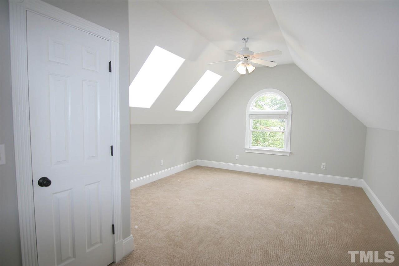 4601 Whitmire Place Raleigh, NC 27612 - Photo 17 of 25